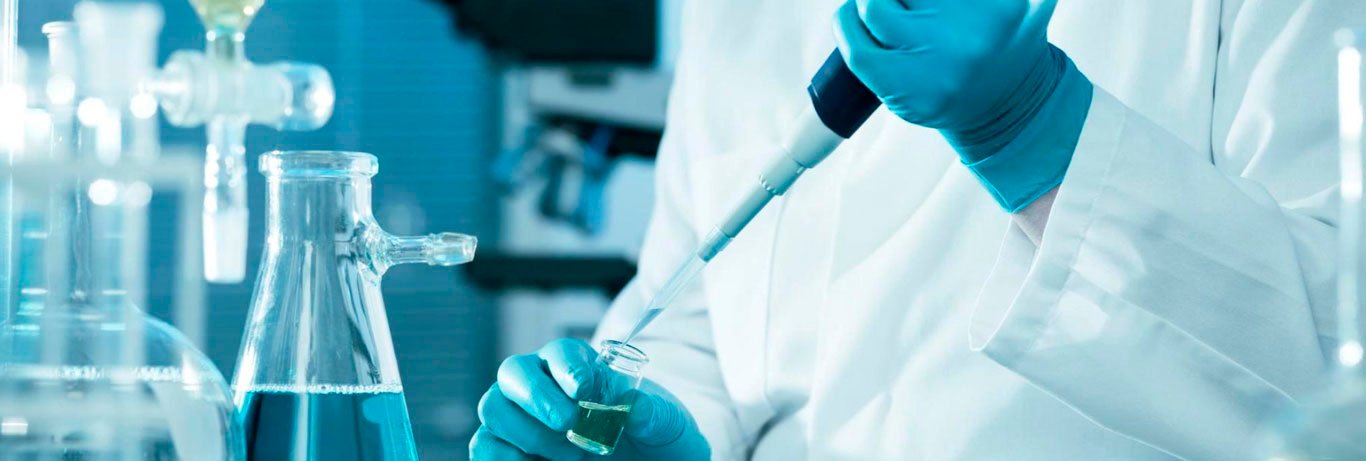 detalhe de experimento em tubos de ensaio em laboratório da nestle skin health